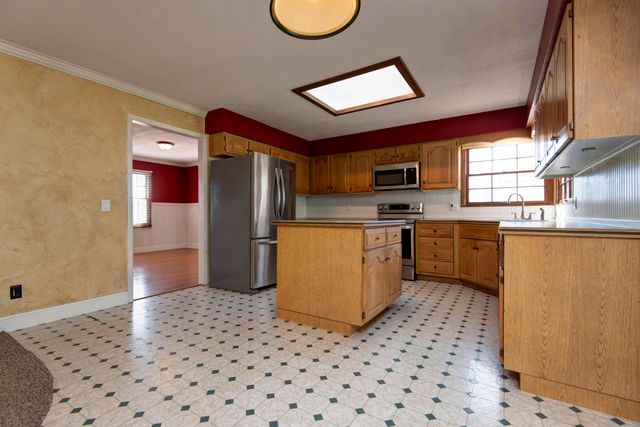 5735 S Farm Rd 137, Springfield, MO 65810