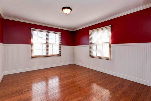 5735 S Farm Rd 137, Springfield, MO 65810