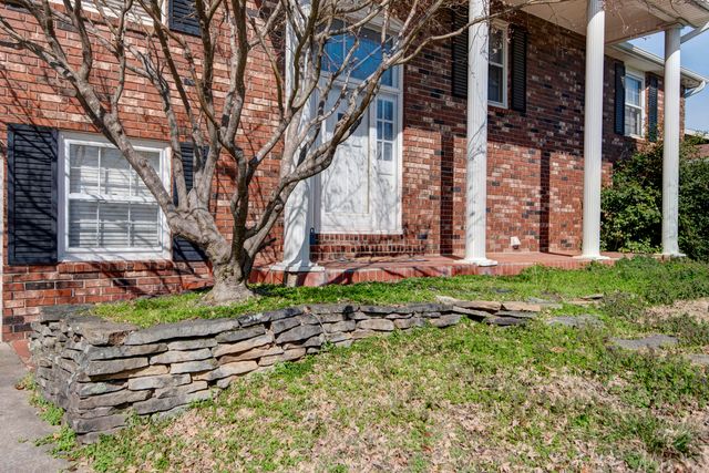 5735 S Farm Rd 137, Springfield, MO 65810