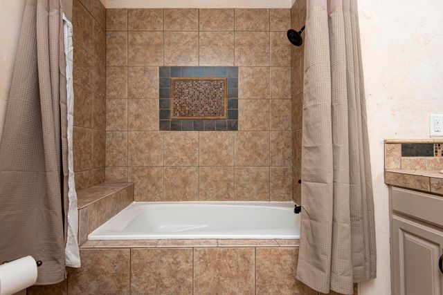 5735 S Farm Rd 137, Springfield, MO 65810