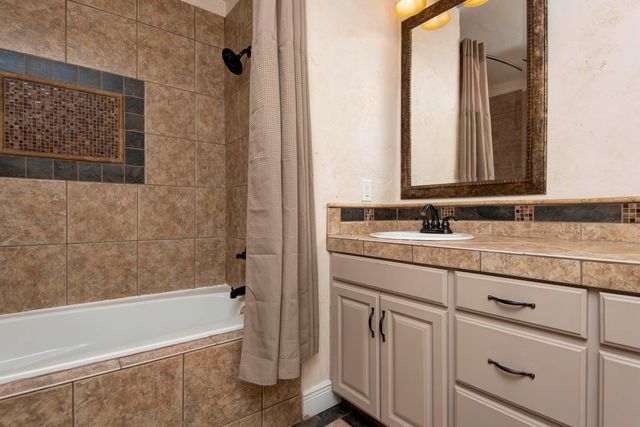 5735 S Farm Rd 137, Springfield, MO 65810