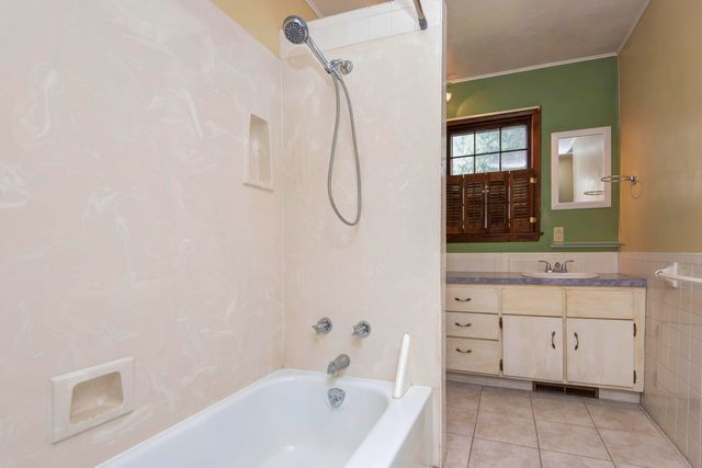 5735 S Farm Rd 137, Springfield, MO 65810