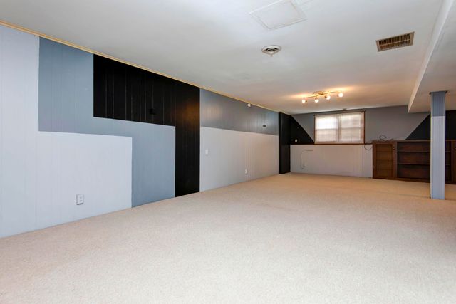 5735 S Farm Rd 137, Springfield, MO 65810