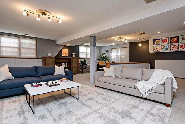 5735 S Farm Rd 137, Springfield, MO 65810