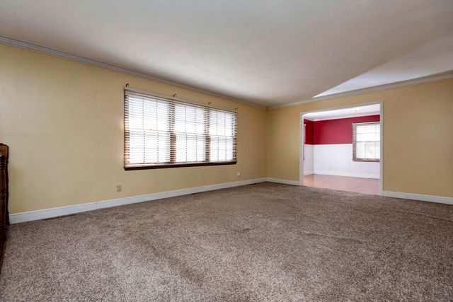 5735 S Farm Rd 137, Springfield, MO 65810