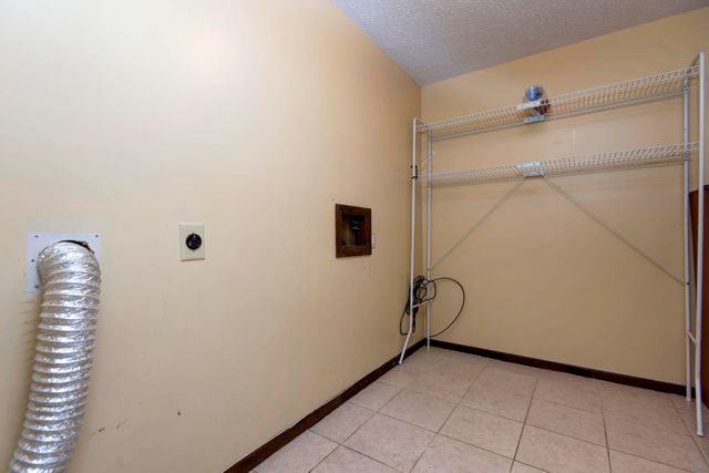 5735 S Farm Rd 137, Springfield, MO 65810