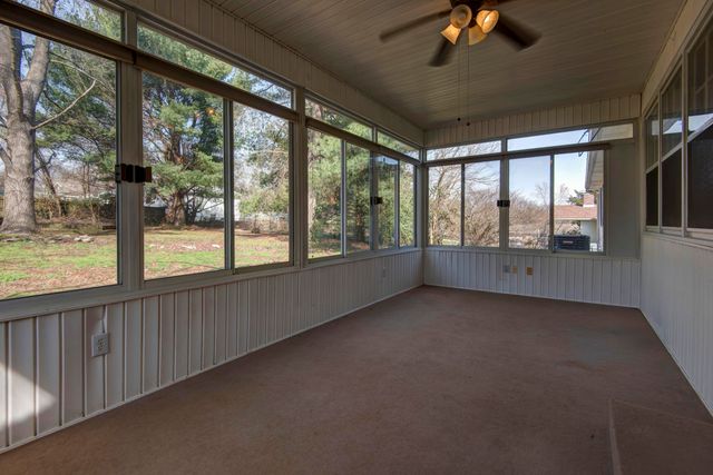 5735 S Farm Rd 137, Springfield, MO 65810