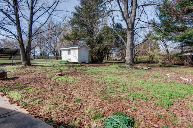 5735 S Farm Rd 137, Springfield, MO 65810