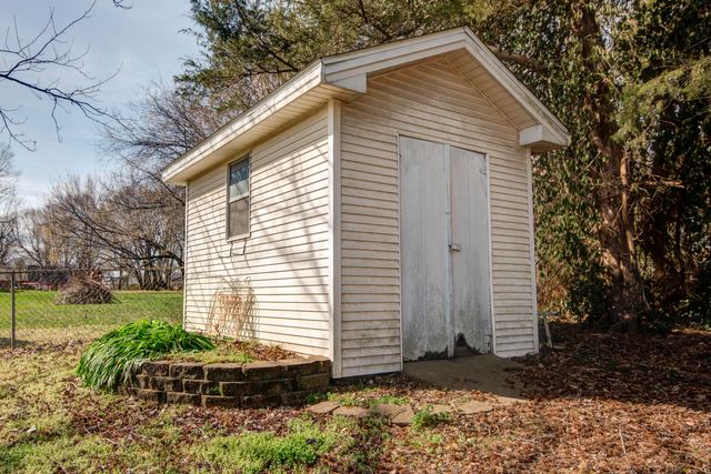 5735 S Farm Rd 137, Springfield, MO 65810