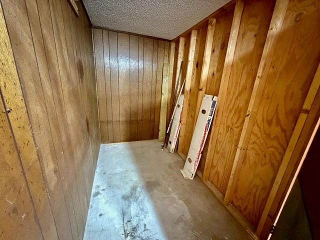 5735 S Farm Rd 137, Springfield, MO 65810