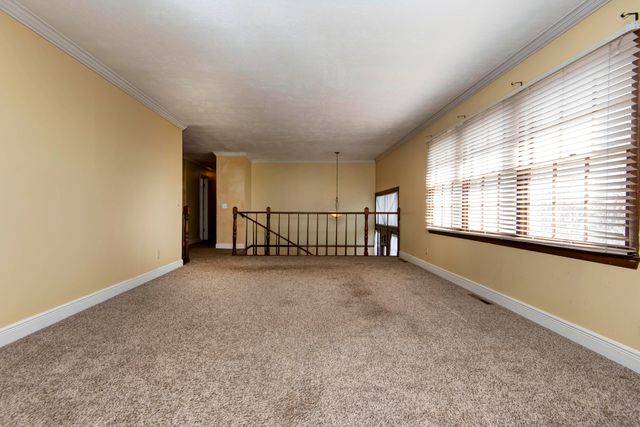 5735 S Farm Rd 137, Springfield, MO 65810