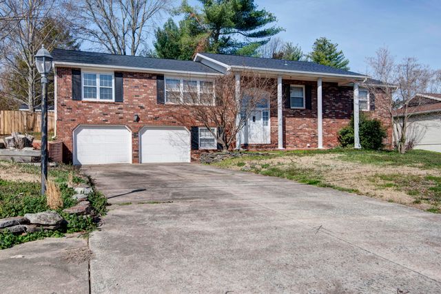 5735 S Farm Rd 137, Springfield, MO 65810