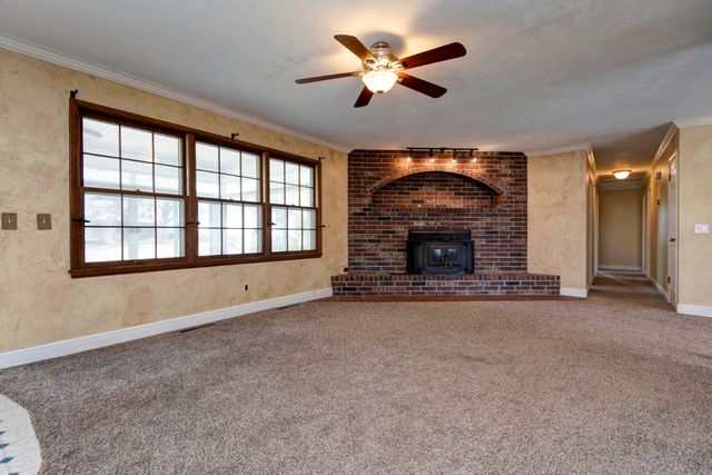 5735 S Farm Rd 137, Springfield, MO 65810