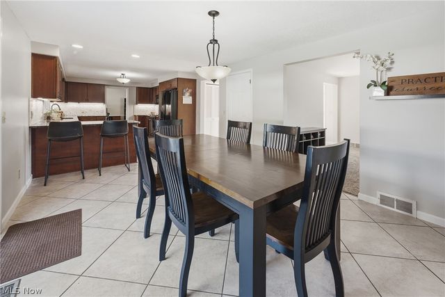 1251 Grenada Drive NE, Canton, OH 44714