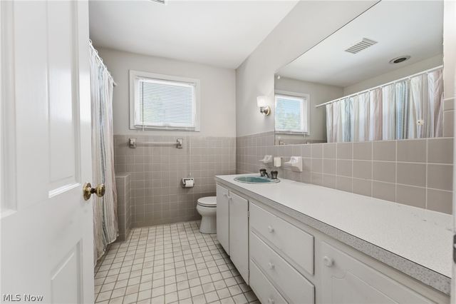 1251 Grenada Drive NE, Canton, OH 44714