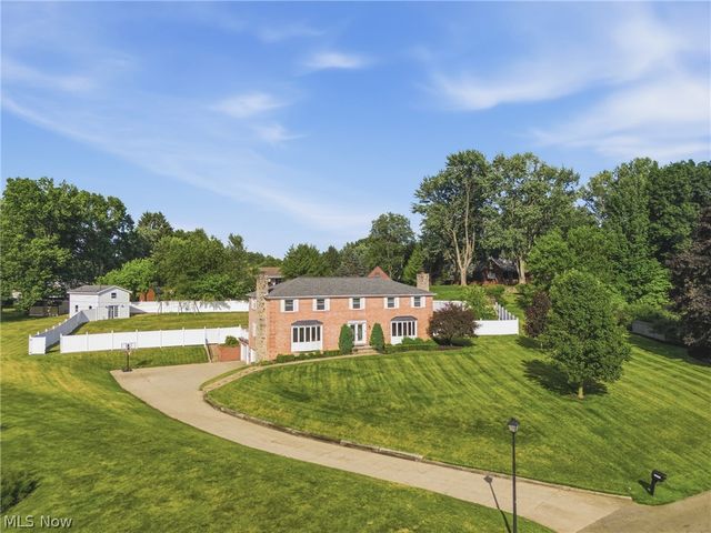 1251 Grenada Drive NE, Canton, OH 44714