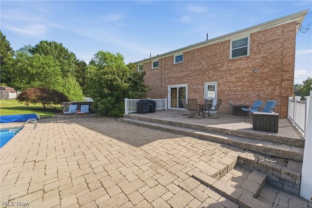 1251 Grenada Drive NE, Canton, OH 44714