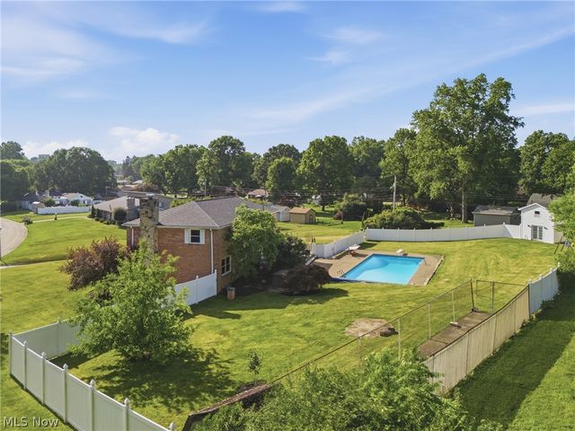 1251 Grenada Drive NE, Canton, OH 44714