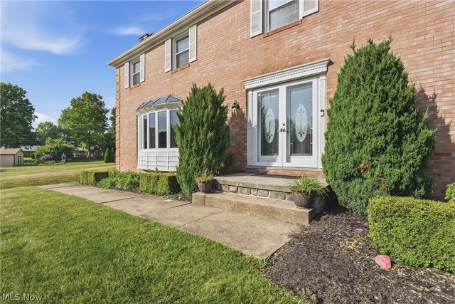 1251 Grenada Drive NE, Canton, OH 44714