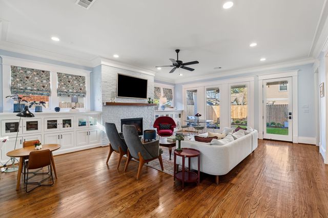 425 Byrne Street, Houston, TX 77009