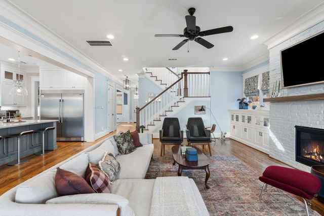 425 Byrne Street, Houston, TX 77009