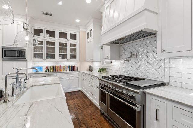 425 Byrne Street, Houston, TX 77009