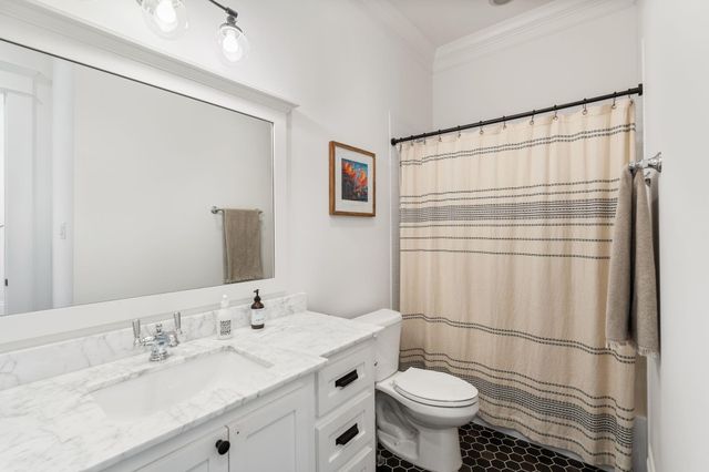 425 Byrne Street, Houston, TX 77009