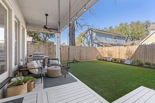 425 Byrne Street, Houston, TX 77009