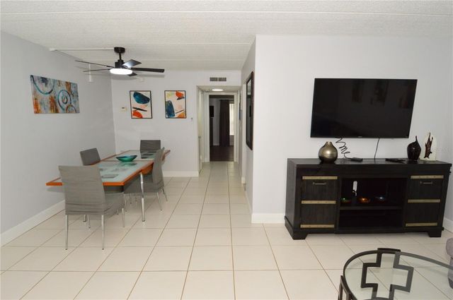 12760 INDIAN ROCKS ROAD 555, Largo, FL 33774