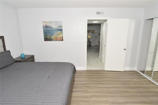 12760 INDIAN ROCKS ROAD 555, Largo, FL 33774