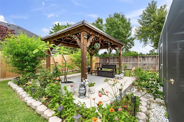 5802 Layton Meadows Lane, Spring, TX 77379