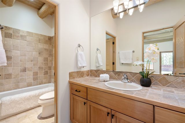 107 W Wildflower Drive, Santa Fe, NM 87506