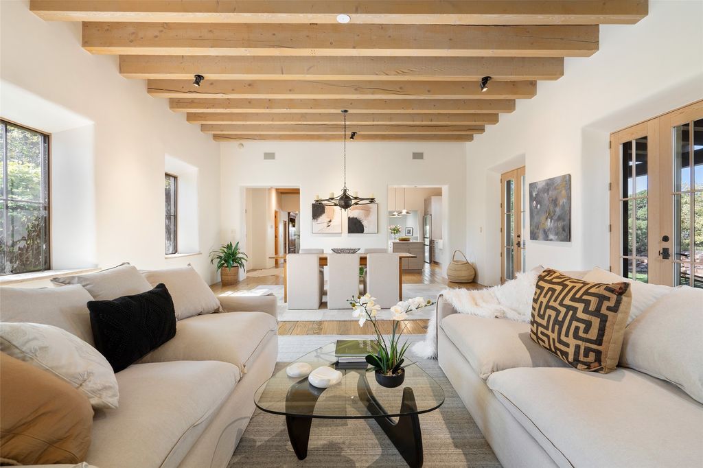 107 W Wildflower Drive, Santa Fe, NM 87506