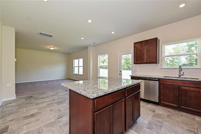 810 Kensington Street, Kingston, GA 30145