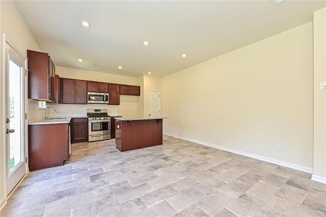 810 Kensington Street, Kingston, GA 30145