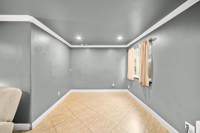 8048 Renton Way, Sacramento, CA 95828