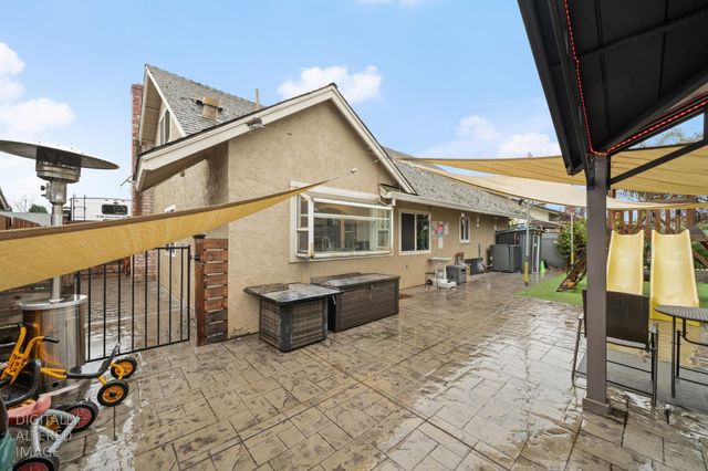 8048 Renton Way, Sacramento, CA 95828