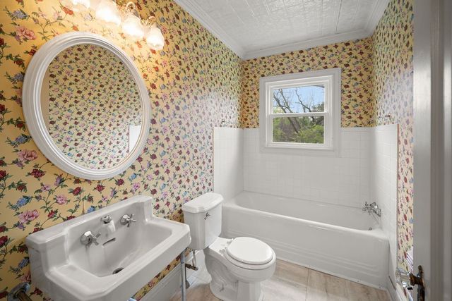 327 N Ponsard Street, Troup, TX 75789