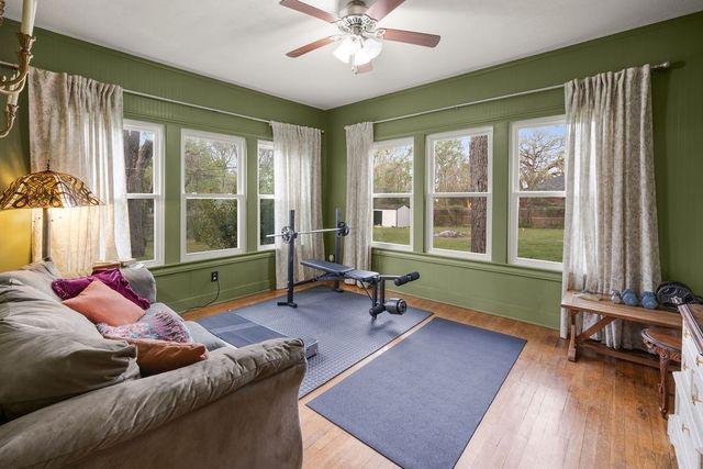 327 N Ponsard Street, Troup, TX 75789