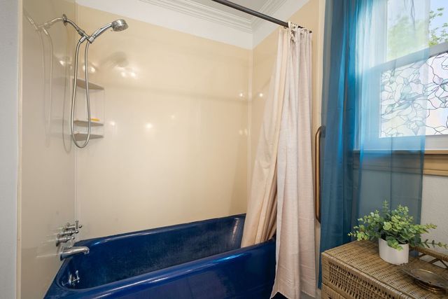 327 N Ponsard Street, Troup, TX 75789