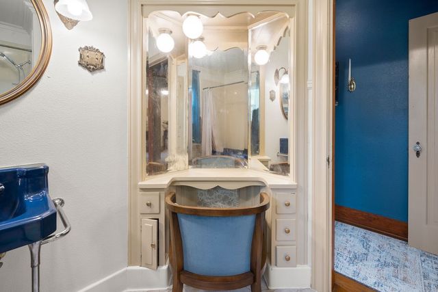 327 N Ponsard Street, Troup, TX 75789