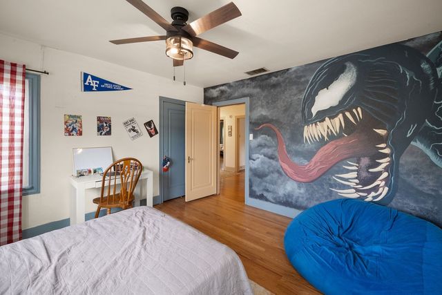 327 N Ponsard Street, Troup, TX 75789