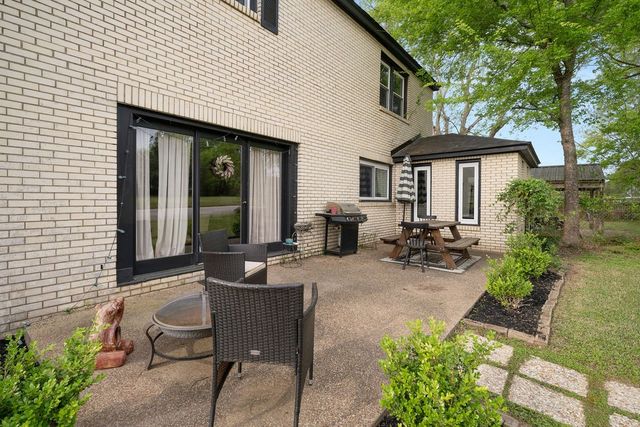 327 N Ponsard Street, Troup, TX 75789