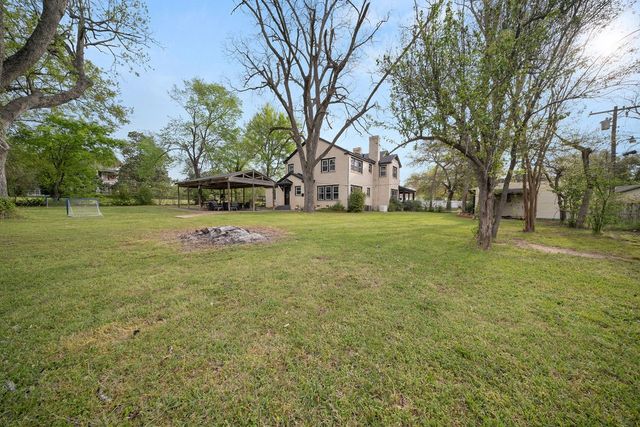 327 N Ponsard Street, Troup, TX 75789