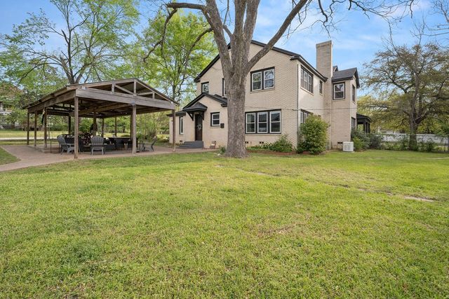 327 N Ponsard Street, Troup, TX 75789