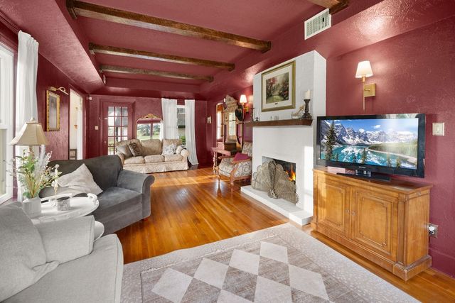 327 N Ponsard Street, Troup, TX 75789