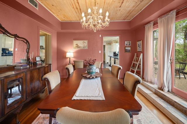 327 N Ponsard Street, Troup, TX 75789