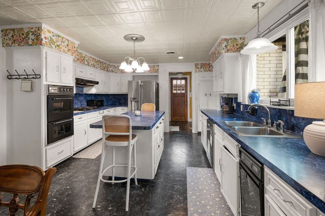 327 N Ponsard Street, Troup, TX 75789