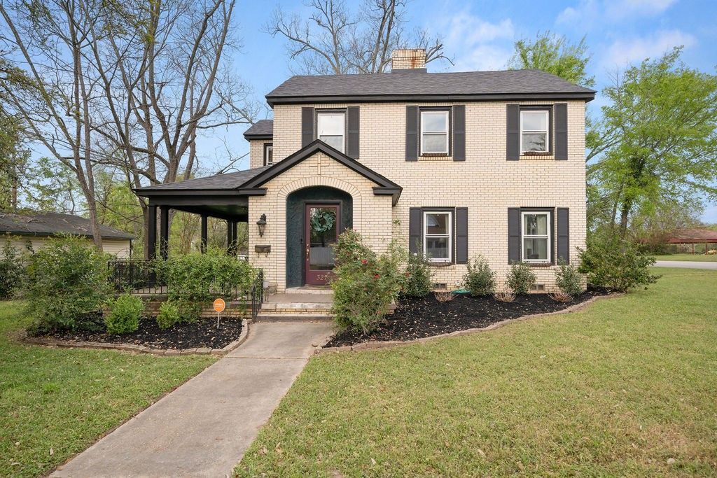 327 N Ponsard Street, Troup, TX 75789