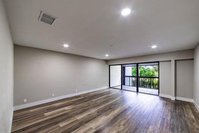 2517 Presidential Way B, West Palm Beach, FL 33401